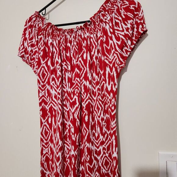 CAROL ROSE  Top Women Size Medium Red Short Sleeve Ruffle Wide Neck Relax Fit - Picture 4 of 10